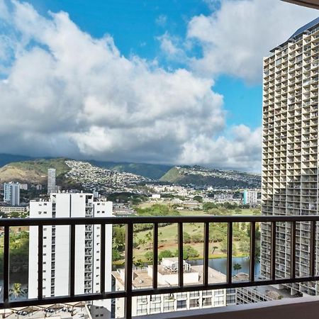 Private One Bedroom Condo, With Corporate Rental Car Savings Code Included, Free Onsite Parking Honolulu Esterno foto